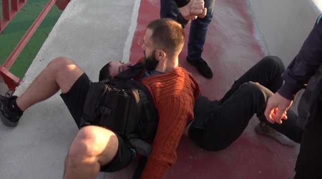 На відремонтованому мосту в Дніпрі журналіст врятував від смерті самогубцю