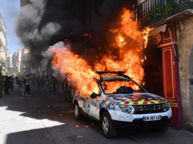 Во Франции возобновились акции «желтых жилетов»