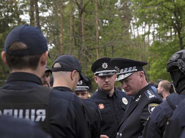 Украинские копы будут получать две соцпомощи каждый год