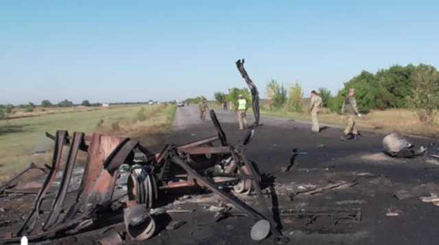 При перемещении военной колонны прогремел мощный взрыв