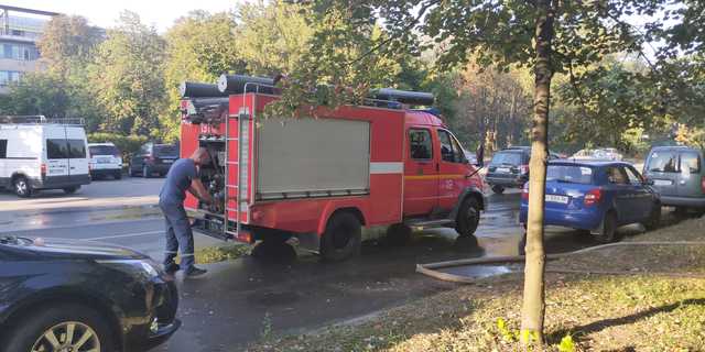 B Киеве около метро “Лесная” в лесу разгорелся масштабный пожар
