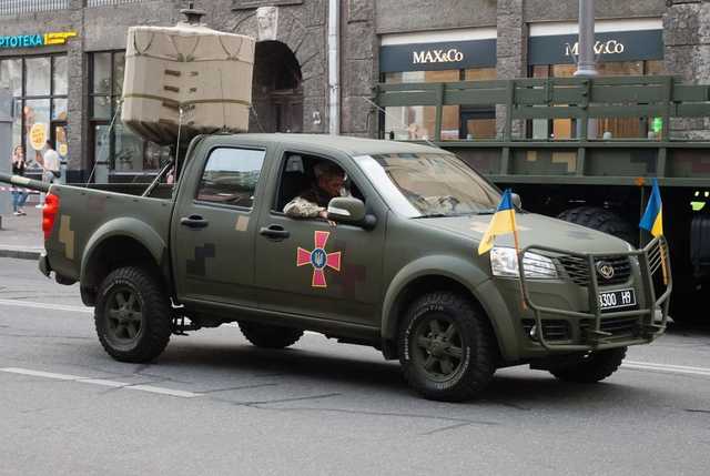 На китайских «Богданах». Что не так в Украине с армейскими внедорожниками