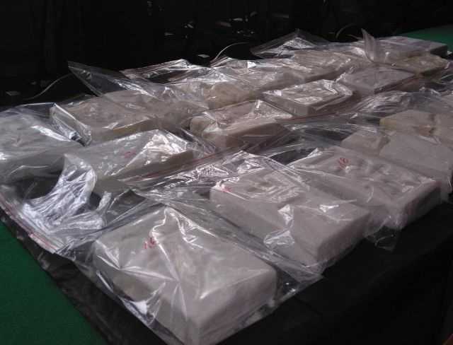 Дев’ятьох українських моряків засудили у Франції за перевезення наркотиків