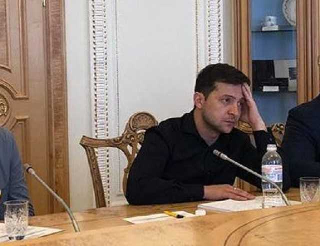 Журналисты выяснили, с кем президент Зеленский принимает важные решения