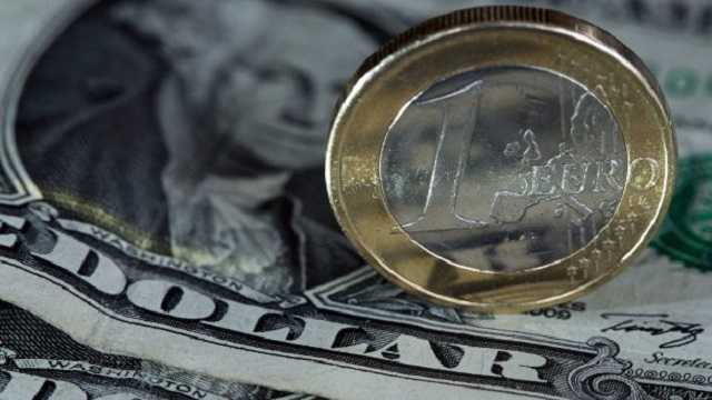 Евро и доллар подешевели: курс НБУ