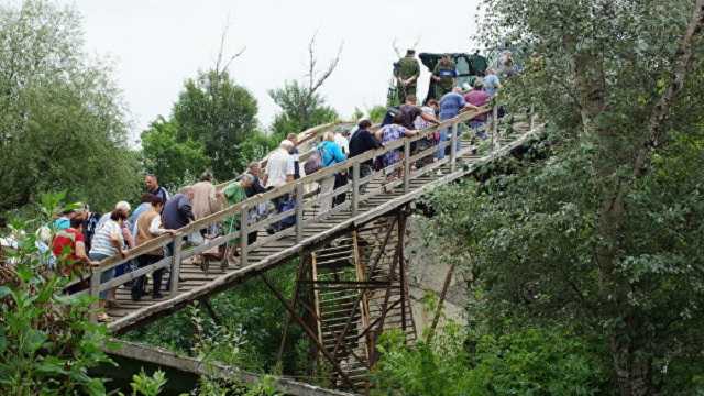 Ремонт моста в Станице Луганской: уже чинят или только обещают?