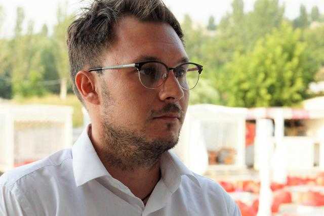 "Слуга народа" оконфузился постом с ошибками в сети