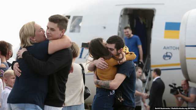 ГБР начало допрашивать 24 моряков, которые были освобождены из российского плена