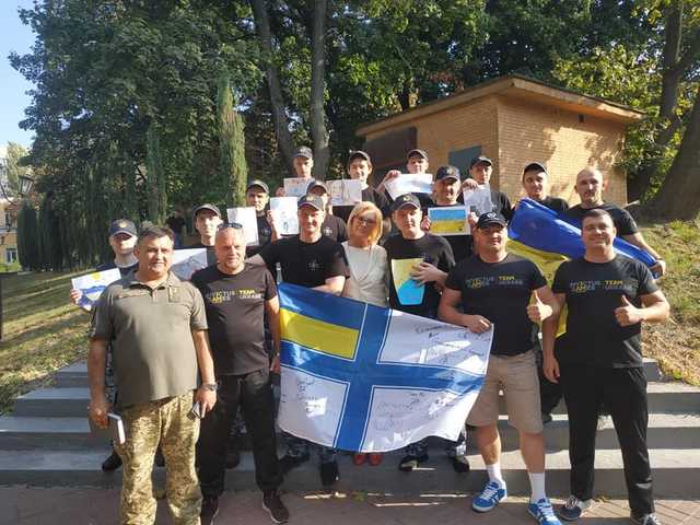 Освобожденные моряки из госпиталя направляются в Одессу