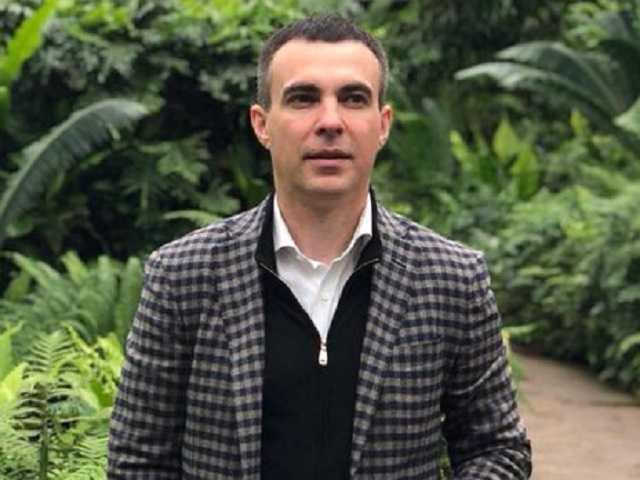 Депутат від БПП Майзель чинить розправу над командою Зеленського у Деснянському районі Києва