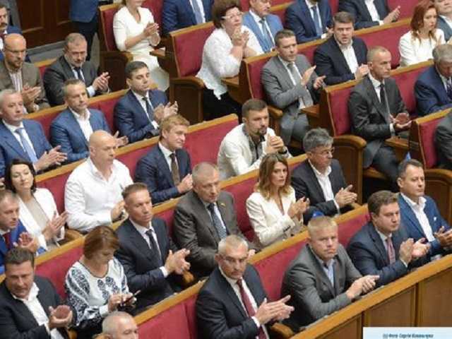 На должность главы ЦИК Украины претендуют три нардепа: названы фамилии