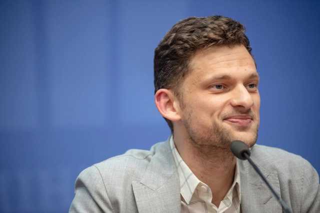 В Кабмине ликвидируют бумажные документы в кадровой сфере