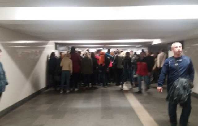 В Киеве на станции метро «Святошин» произошла давка