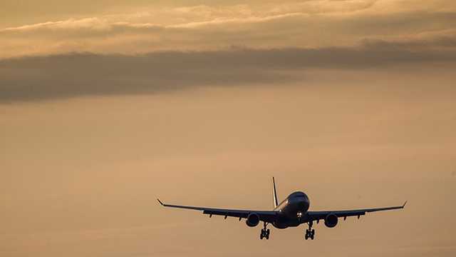 Экстренно садился: в Ивано-Франковске случилось ЧП с пассажирским самолетом