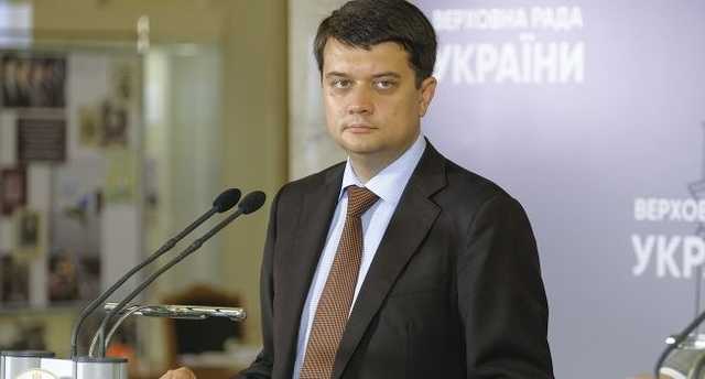 «Порошенки-геращенки» вливают депутатам от «Слуги народа» в уши разные глупости - Разумков