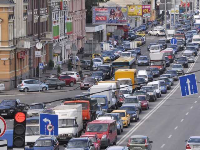 Утром в Киеве образовались масштабные пробки