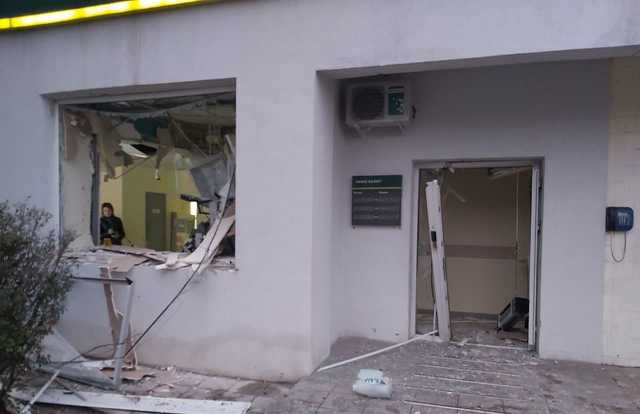 Злоумышленники взорвали банкомат в центре Харькова