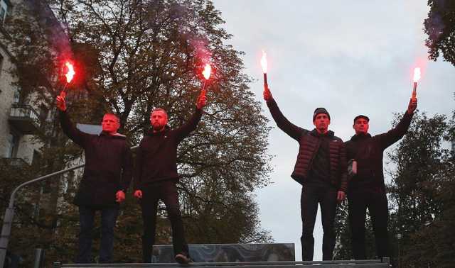 “Досить бути статистом смерті”. У Києві вдруге влаштують акцію “Ніч на Банковій”