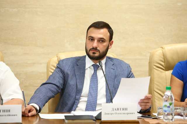 “Уволенный” из КГГА Давтян отказывается покидать свой пост