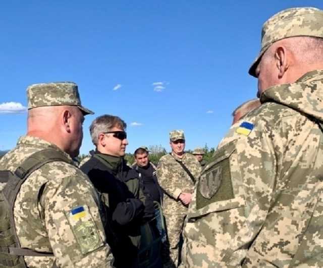 "Рискуют жизнью и здоровьем": появились фото нового моста у Станицы Луганской