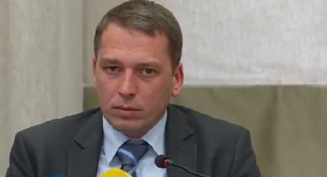 Замглавы Минздрава демонстративно ушел с брифинга после острого вопроса