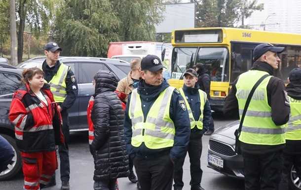 Протестующие жители Киева заблокировали проспект Науки