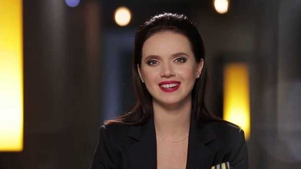 Янина Соколова решилась на очень глубокое декольте, Добкин не сдержал эмоций