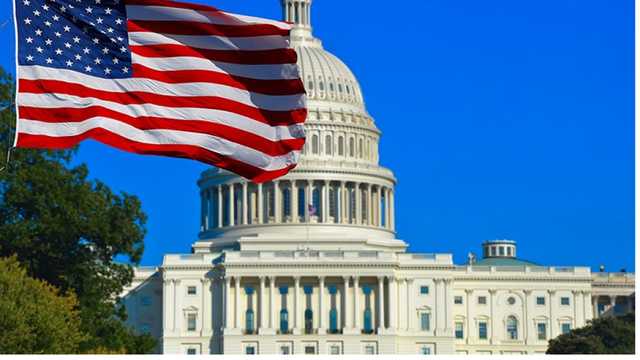 Демократы требуют от Трампа отчет о задержке помощи Украине