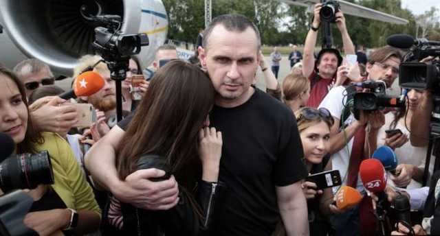 «Хочет отношения с Украиной перезагрузить»: Сенцов рассказал о целях Путина