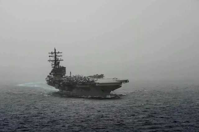 Китайские военные корабли устроили ловушку для авианосца ВМС США в море