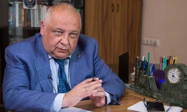 Политтехнолог Грынив: Первые полгода Путин регулярно предлагал свою помощь Порошенко