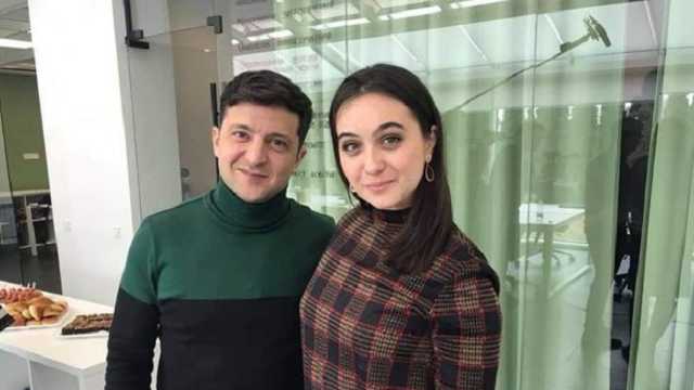 СМИ обнародовали фото Мендель с лентой пропагандистов Russia Today