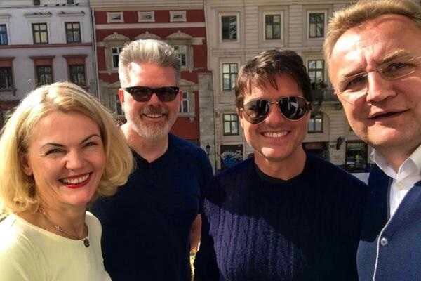 Садовый разозлил веселым фото с Томом Крузом