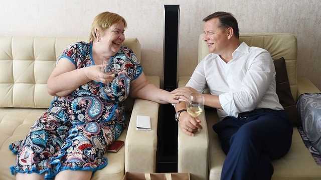 Престарелая мать радикала Ляшко в очередной раз купила землю и квартиру