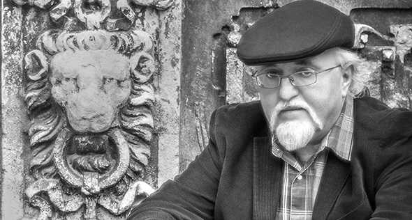 "Ничего о тысячах смертей": известный писатель указал на нюансы "формулы Штайнмайера"