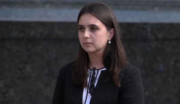 Ошейник и намордник для Мендель: фото журналистского подарка спикеру Зеленского