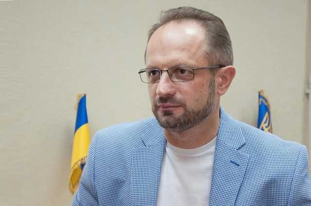 Бессмертный: Внешней политикой у Зеленского занимается человек, еще вчера снимавший кино, МИД отстранен