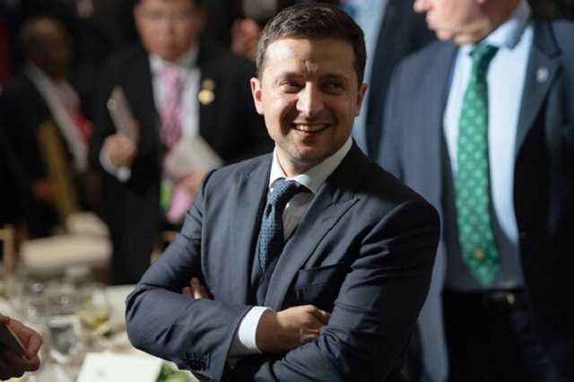 Астролог назвал дату, когда Зеленский закончит войну на Донбассе