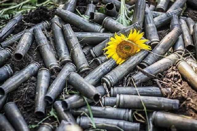 На Донбассе один боец погиб, еще двое получили ранения