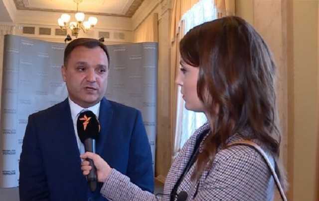 Личный охранник стал нардепом: СМИ раскрыли тайну помощников Медведчука