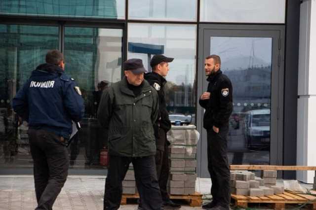 В Киеве возле известного ТРЦ произошло смертельное ЧП