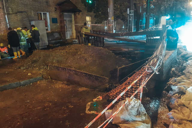 В центре Днепра рядом со строительством метро просело здание общежития: есть угроза обвала