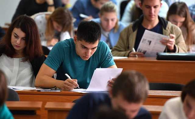 Часть студентов останется без стипендий: Новосад раскрыла планы Минобразования