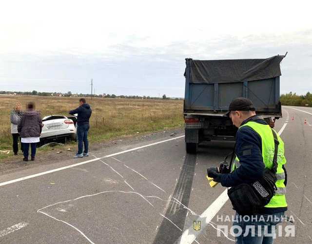В Ровенской обл. столкнулись легковушка и грузовик, есть погибшие