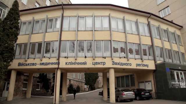 Пластичні хірурги з Канади безкоштовно оперуватимуть українських військових у Львові