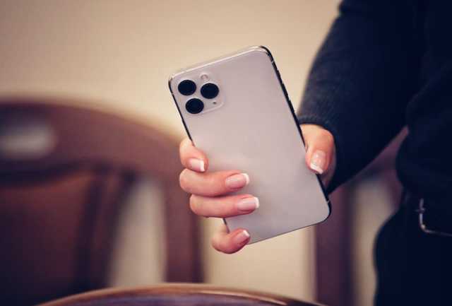 Получили первую зарплату: сеть взбудоражило интересное фото из Рады