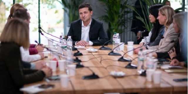 "В Москве заплакал Кашпировский": в сети ажиотаж после рекордного пресс-марафона Зеленского