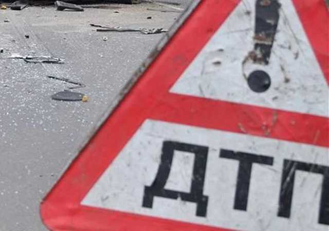 В Черниговской области легковой автомобиль столкнулся с маршрутным автобусом