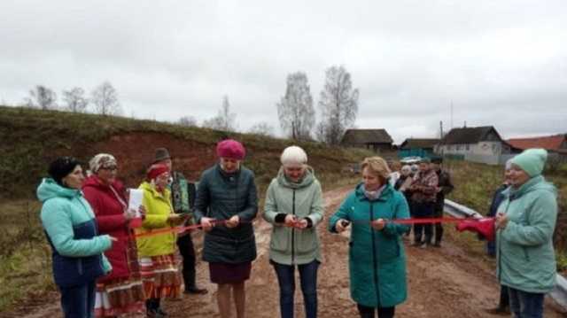 Соцсети взорвало помпезное открытие в России бездорожья