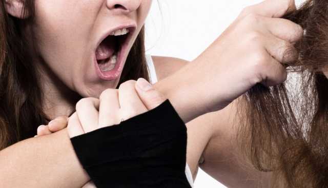 В Запорожье школьницы устроили дикую драку: детали ЧП